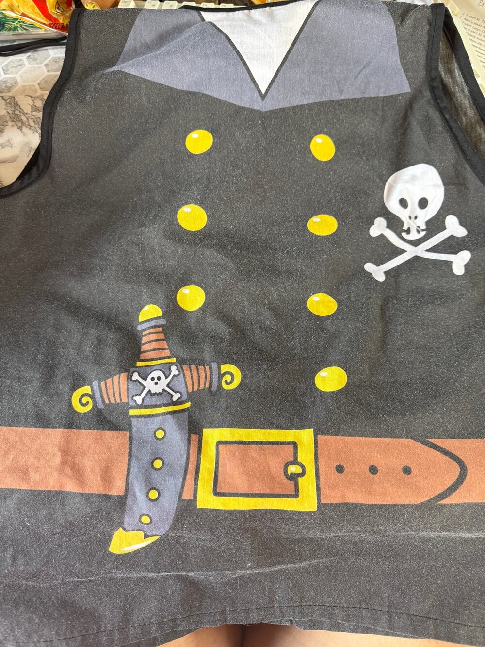 SKU3318 Children's Pirate Halloween Costume Set with Handmade Hat (Size Large)